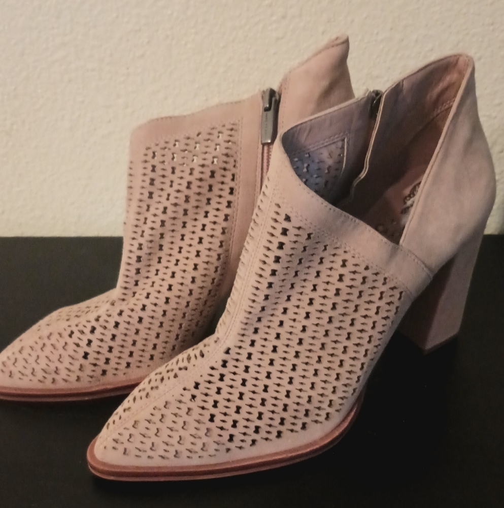 Women's Ankle Tan Shoes heels Vince Camuto